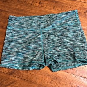 Fabletics midrise shorty size Large